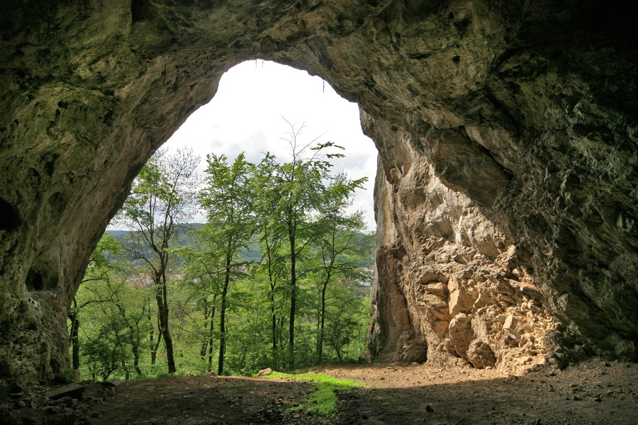 Höhle "Große Grotte" im Blautal
